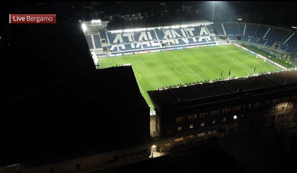 Atalanta-Real Madrid, il momento di raccoglimento per Ta Bi