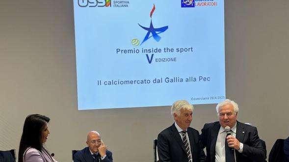 A mister Gian Piero Gasperini il premio USSI-MCL