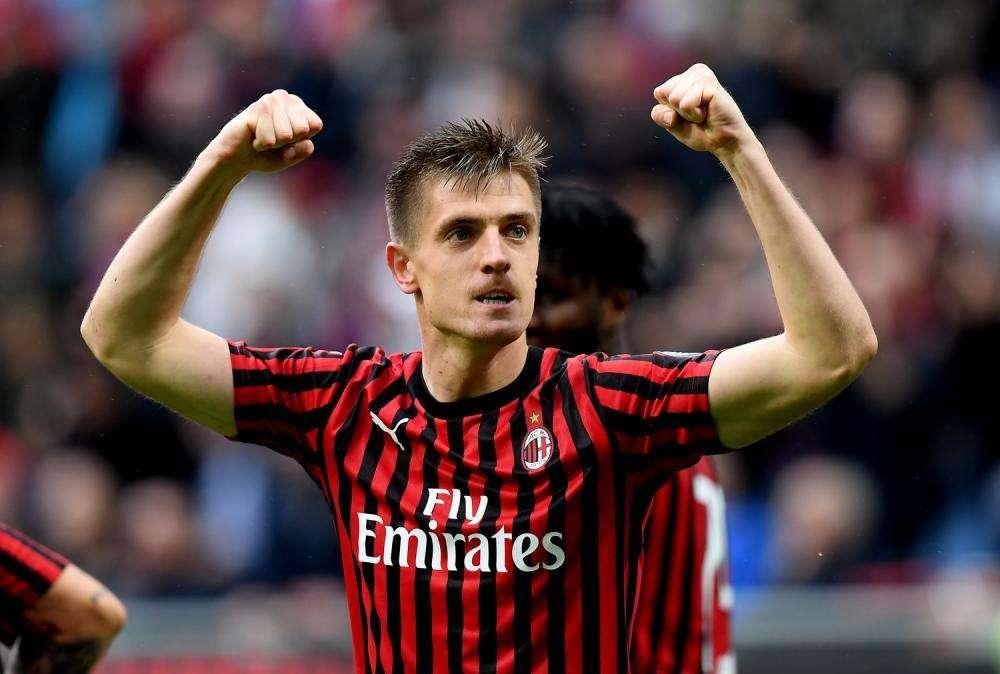 Corsa Champions - Milan, segnale alla Dea: Donnarumma decisivo, 2-0 al Frosinone