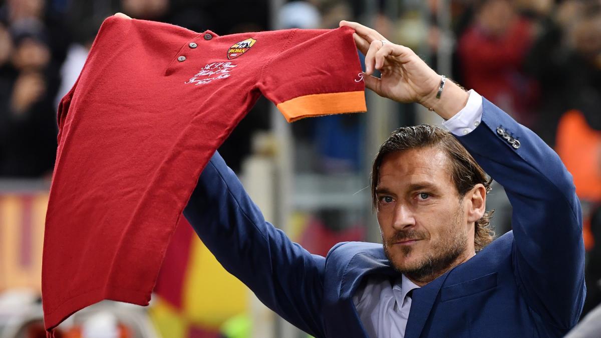 Totti compie 50 anni: la metà vissuta con la maglia della Roma