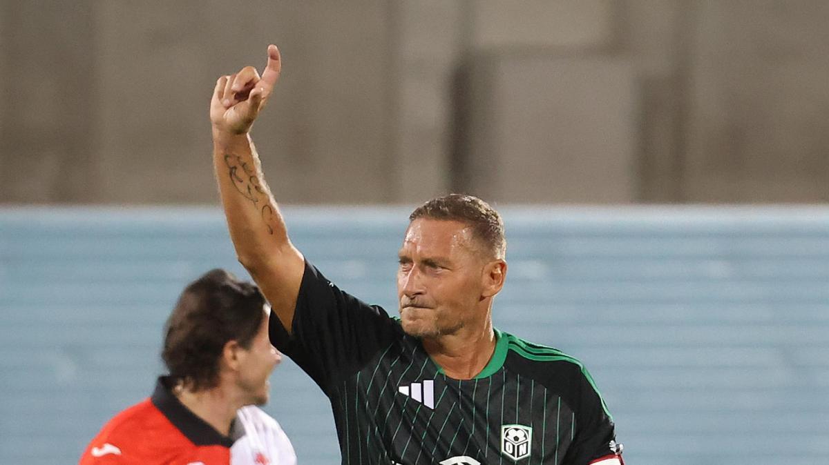 Totti rivela: "A 48 anni ho ricevuto offerte da Genoa e Como, ho detto no..."