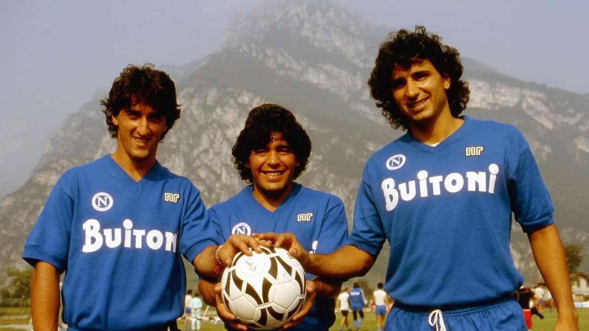 Addio Maradona, non solo lo stadio, si pensa anche ad altre intitolazioni. E a un monumento