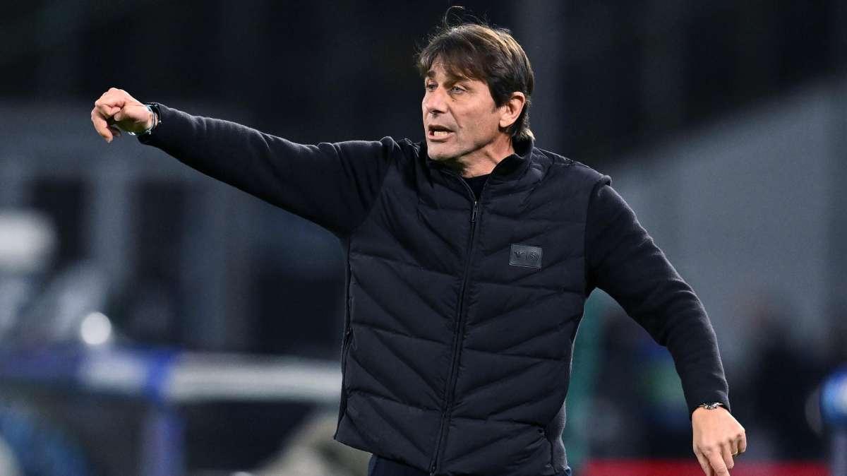 Antonio Conte vince la 34ª edizione della Panchina d’oro: “Grazie ai colleghi per il voto, condivido il premio con club, staff e calciatori”
