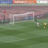 VIDEO - Tribuzzi sbaglia un gol a porta vuota: l'errore fa il giro del web