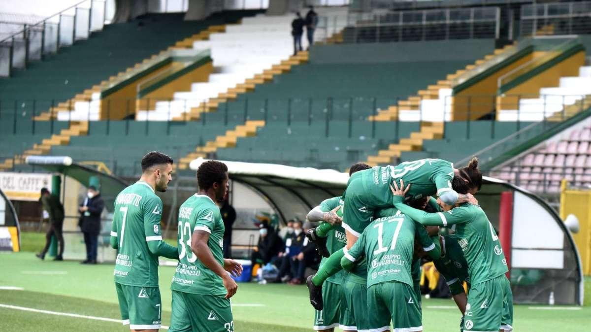 Undici lupi a caccia della qualificazione, Avellino devi vincere! Presentazione e probabile formazione