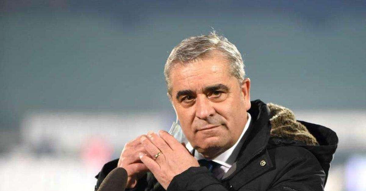 Il presidente D'Agostino: "Giocatori non degni di questa maglia, non andremo avanti con loro. Si riparte da zero. Siamo già al lavoro"