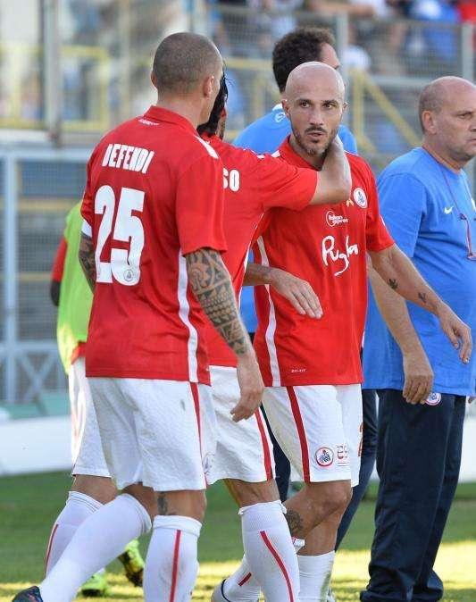 Bari, Valiani e Defendi in coro: "Ad Avellino senza il rosso a Cissokho avremmo vinto la partita"