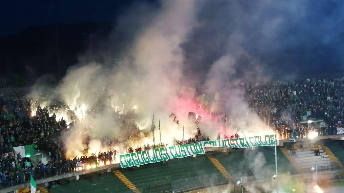 Sold out al Partenio-Lombardi: il tifo è pronto a fare la sua parte nella serata del possibile sorpasso