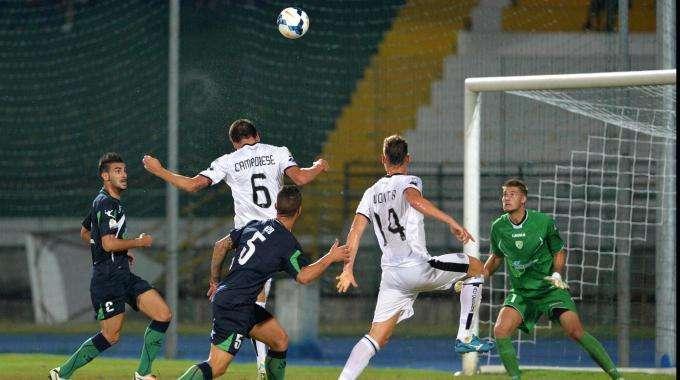 Avellino: ecco la prima maglia, indossata da Seculin contro il Cesena