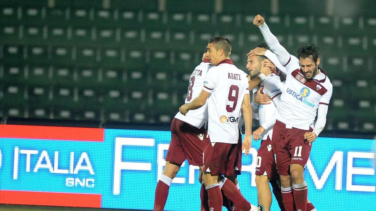 In quindici in corsa per i play-off. Trapani e Crotone terzi