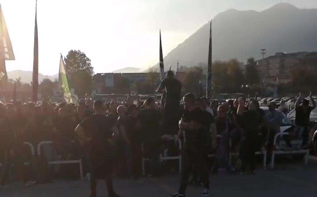 VIDEO - "Questa piazza vive di lealtà, vogliamo solo trasparenza. Questa proprietà non ha umiltà, basta poco per accendere questa gente ". Il discorso della Curva Sud