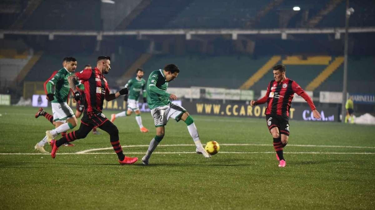 Avellino, Braglia benedice l'abbondanza: in difesa torna Miceli, ballottaggio in mediana