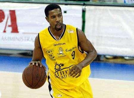 Scandone, ufficiale l'arrivo di Hunter