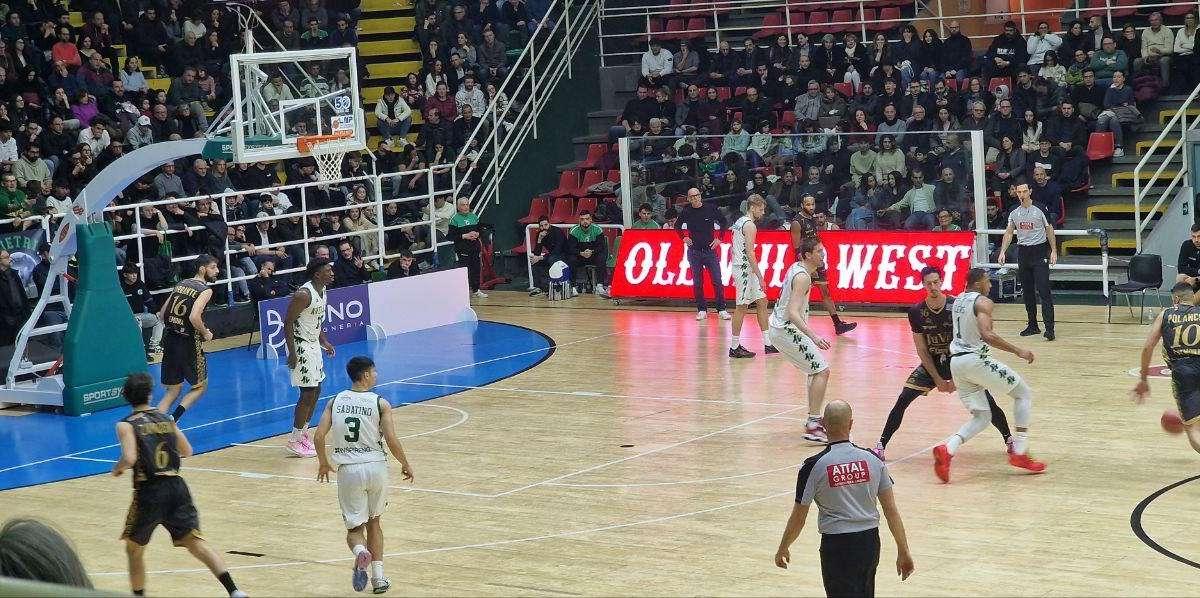 Febbre da derby, tremila biglietti venduti: Il PalaDelMauro si prepara al sold-out