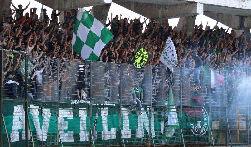 Dalla contestazione all'esaltazione. Il sogno dei tifosi che rappresenta la voglia di rivalsa di un'intera provincia