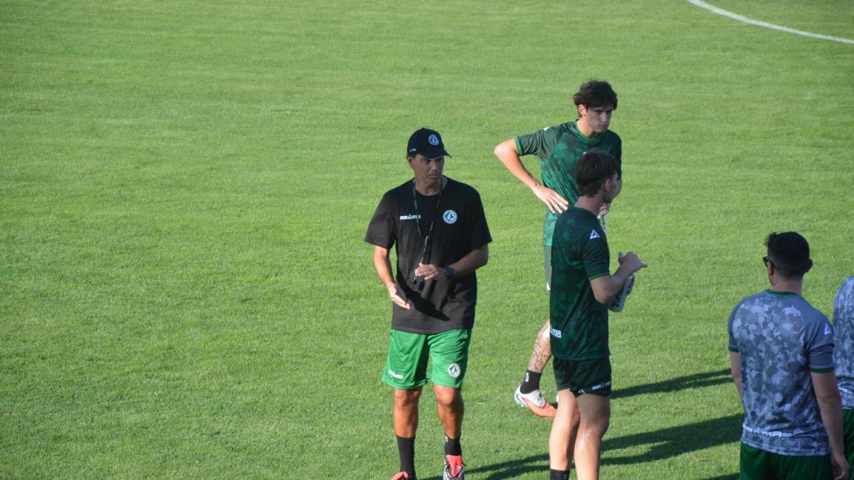 LIVE - Rivisondoli Day 2: calciatori in palestra, Nesta dialoga con i collaboratori