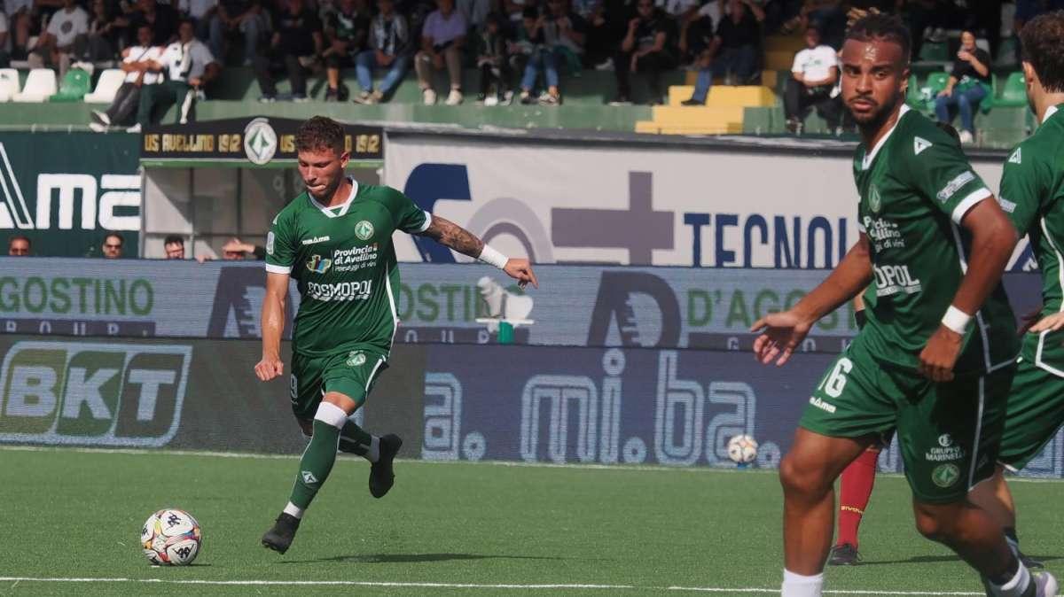 Avellino, che cuore: Palumbo riprende il Palermo, che l'aveva ribaltata (2-2 al Partenio-Lombardi)