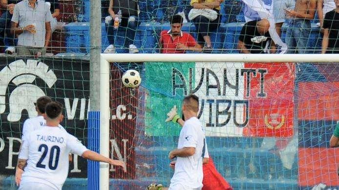 CdS - Il derby è della Cavese: Rossetti il migliore, disastro Illanes