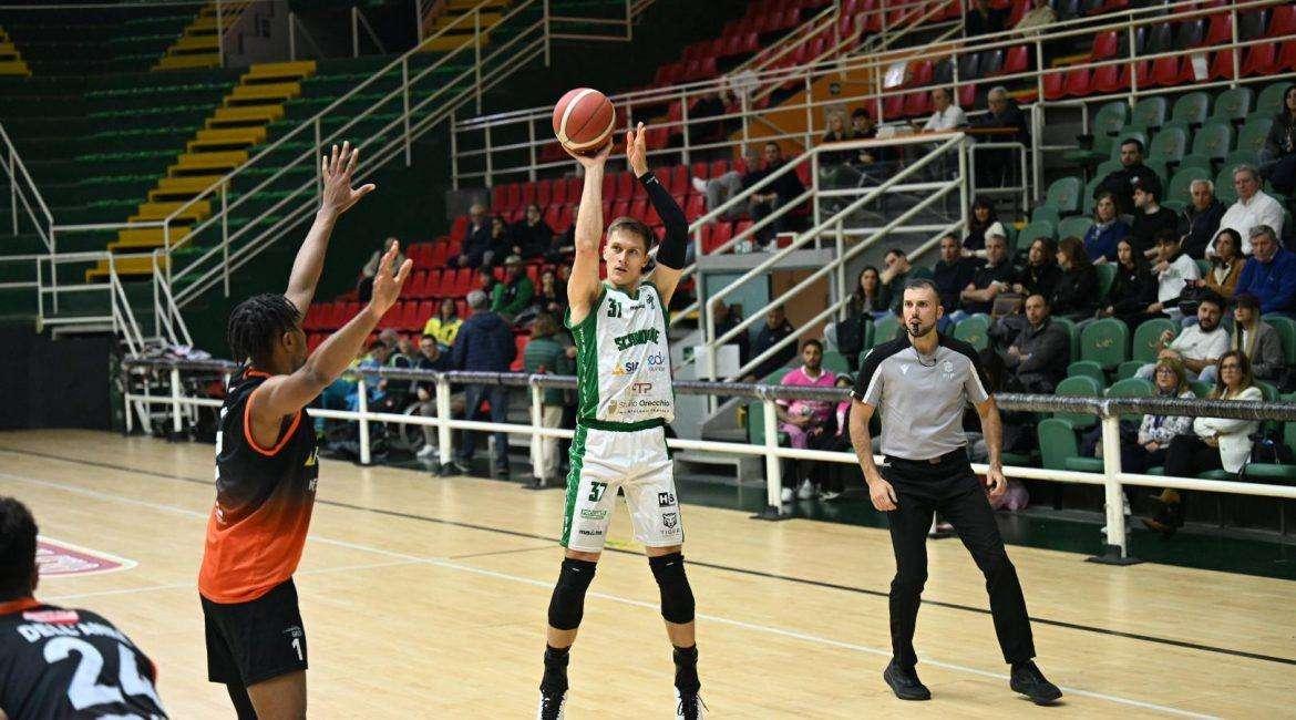 Scandone, vittoria all'over time contro Reggio Calabria. Chiusi alla grande i Play in Gold