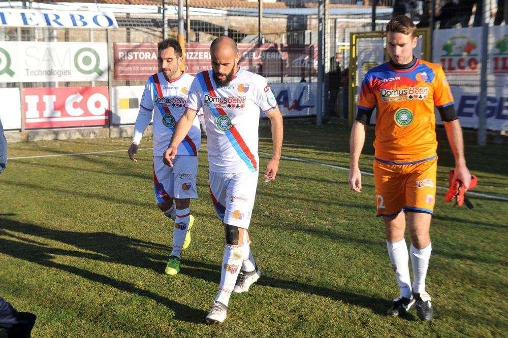 Catania, calciatori minacciano la messa in mora