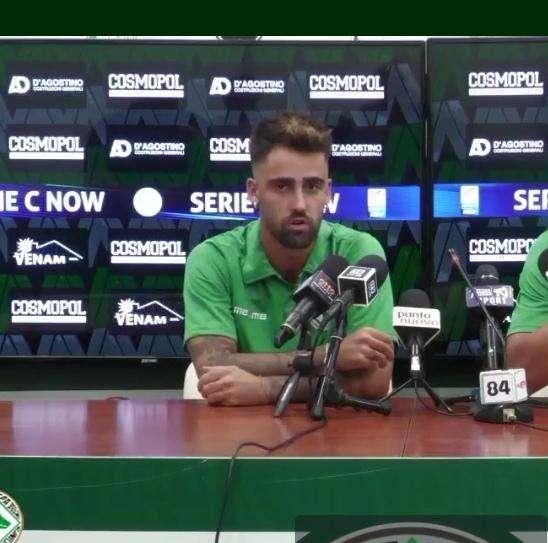 Pezzella si presenta: "Il calore della piazza è fuori discussione. Il mio ruolo è il play, ben venga la concorrenza. Il piccolo Pjanic? Vi spiego..."