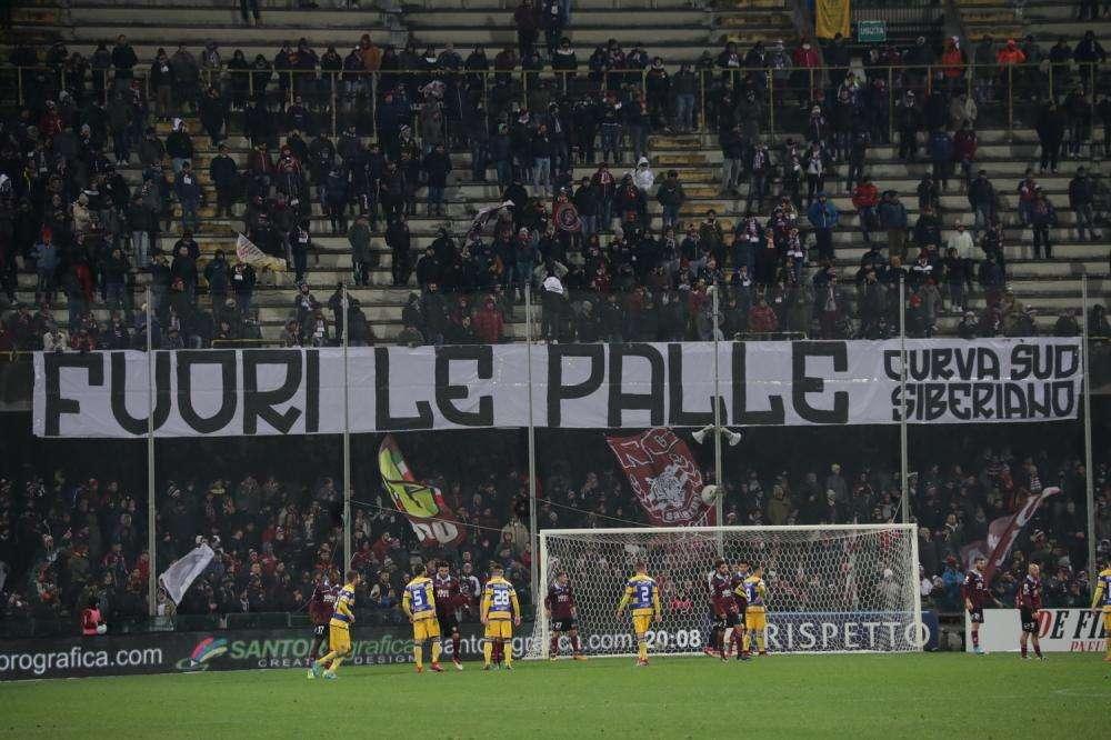 Salernitana-Avellino, parole alle questure: "Misure restrittive necessarie per garantire la sicurezza"