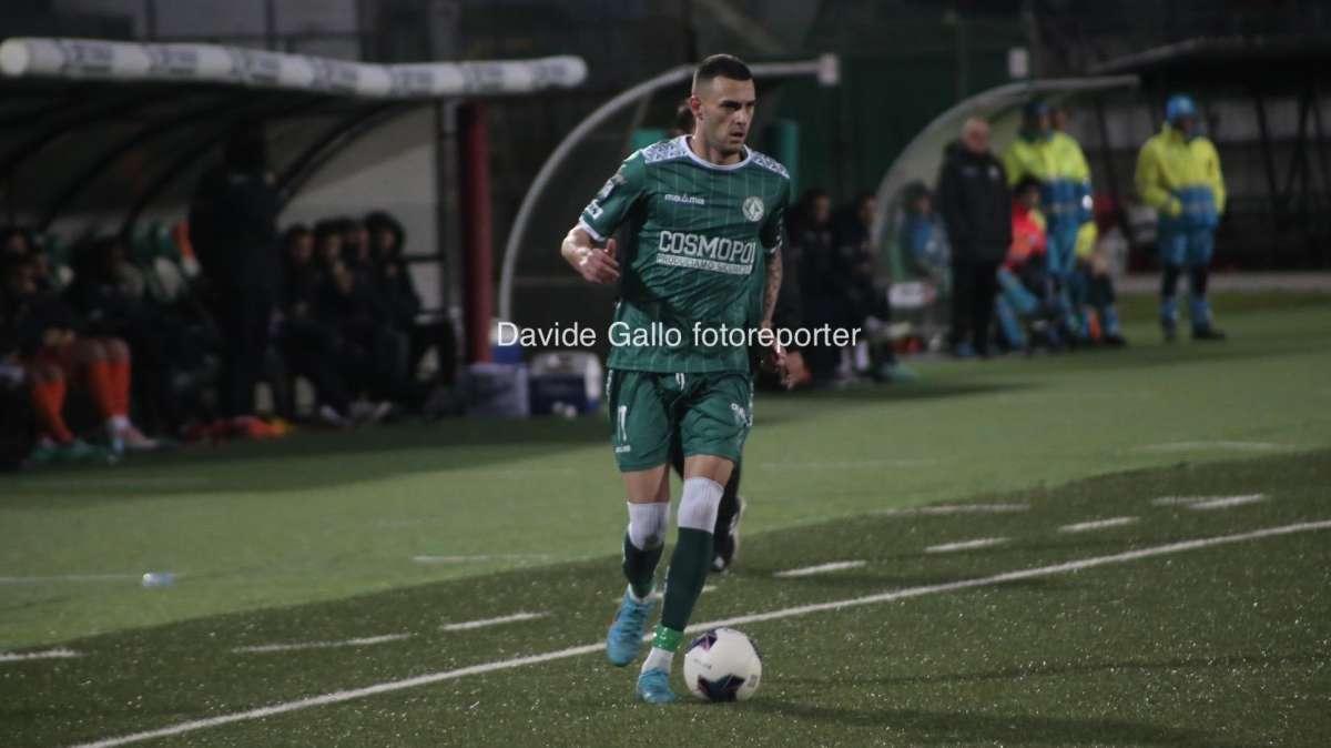 BRAVI LUPI! Regalo di Natale in anticipo a Crotone: 0-1, decide Patierno. Due legni per i lupi