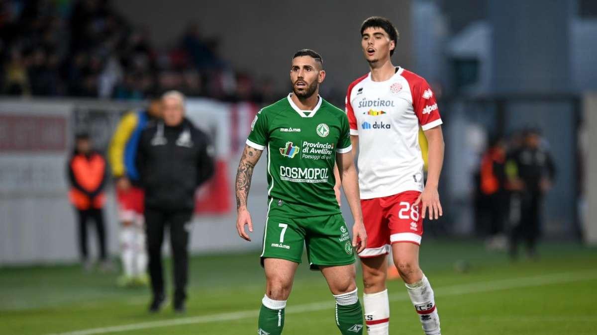 Tutino: "Mi dispiace per il gol sbagliato, avremmo chiuso la partita. Il loro rigore non esiste, c'era un rosso a Bani sul'1-0 per noi". Sul gol e il momento...