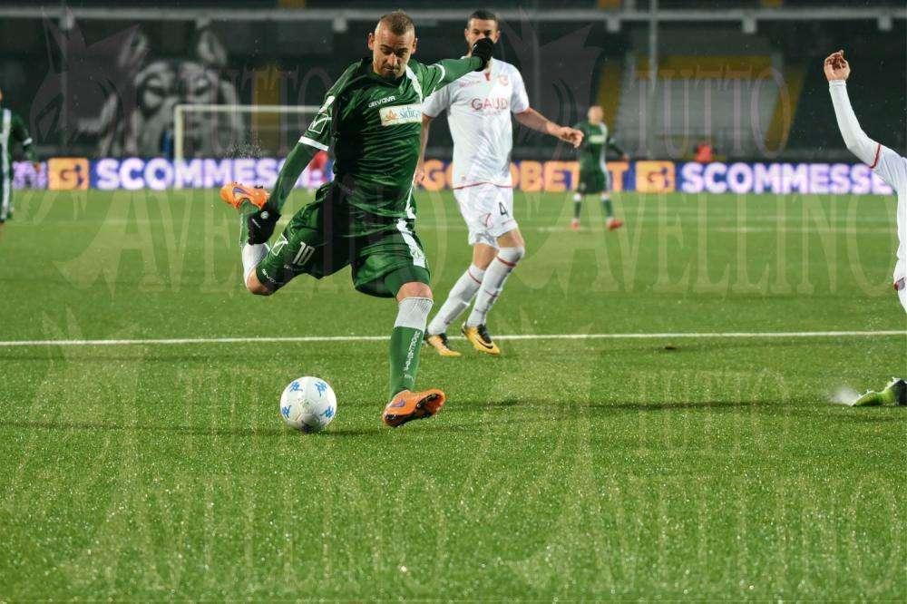 Avellino, Rizzato in gruppo e differenziato per due. Domani test con l'Under 17 a porte aperte