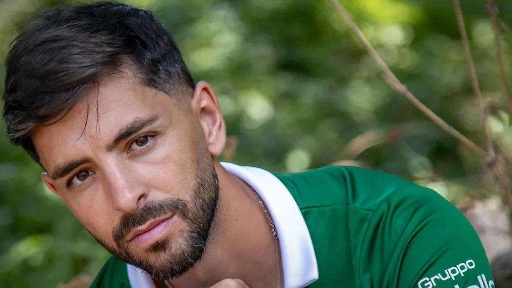 Il messaggio da brividi di Sounas: "Avellino siediti accanto a me, lo senti anche TU sul volto il vento della vittoria? Potevamo essere una goccia, insieme abbiamo deciso di essere un oceano"