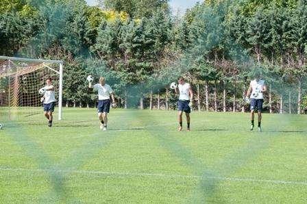 Esercitazioni tattiche e lavoro atletico per i lupi nella doppia seduta odierna