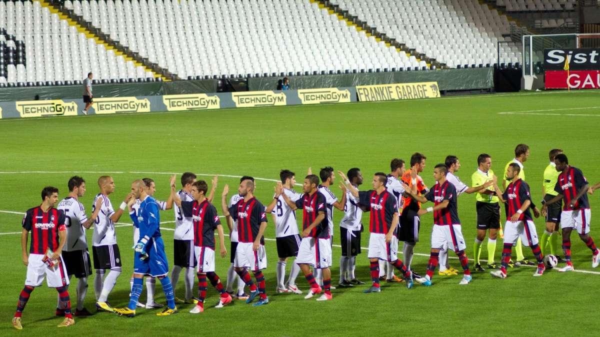 Stasera il posticipo Crotone-Siena