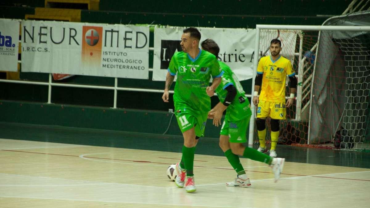 Sandro Abate, vittoria in rimonta al fotofinish contro Pistoia. Al Pala DelMauro finisce 3-1. Quarto successo di fila