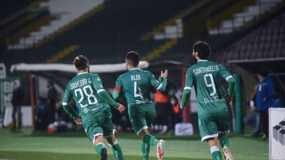 La Ternana vede la B, l'Avellino medita lo sgambetto per tenere il Bari lontano: presentazione e probabile formazione