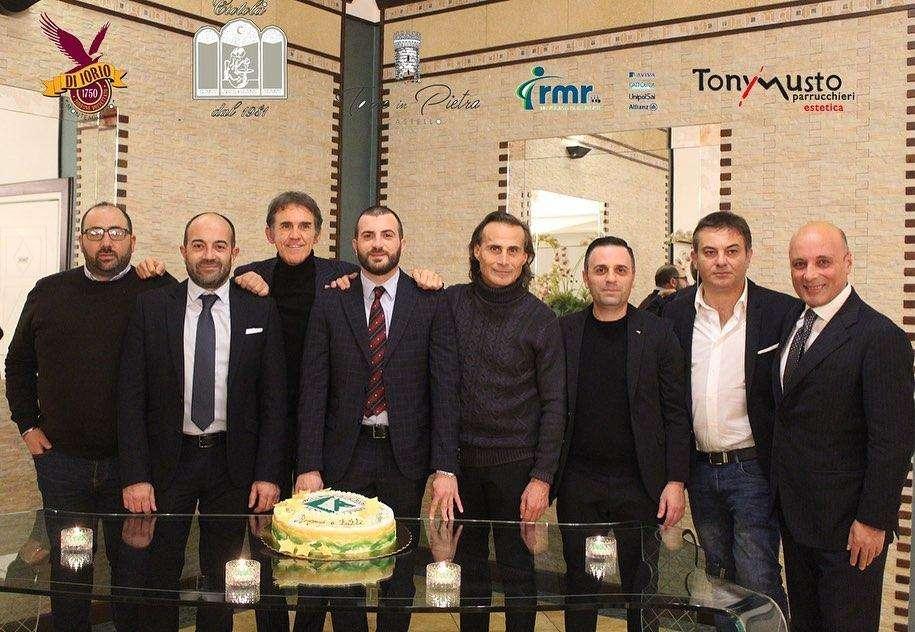 Spahiu (come Federico) è seguito dalla Dtsm, società di procura di cui fa parte anche Cusano (firmatario del precontratto)