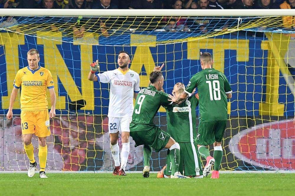 Avellino tenace: Daniel Ciofani riprende Castaldo, punto d'oro a Frosinone (1-1)