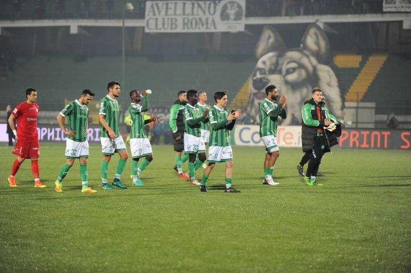 Avellino, prosegue la preparazione. Domani si presenta Moretti, poi test con la Primavera