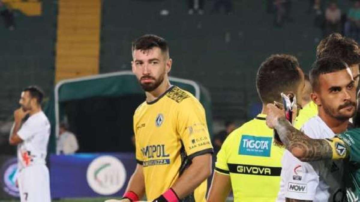 Avellino, critiche feroci a Ghidotti. Ma davvero il portiere deve essere il capro espiatorio? 