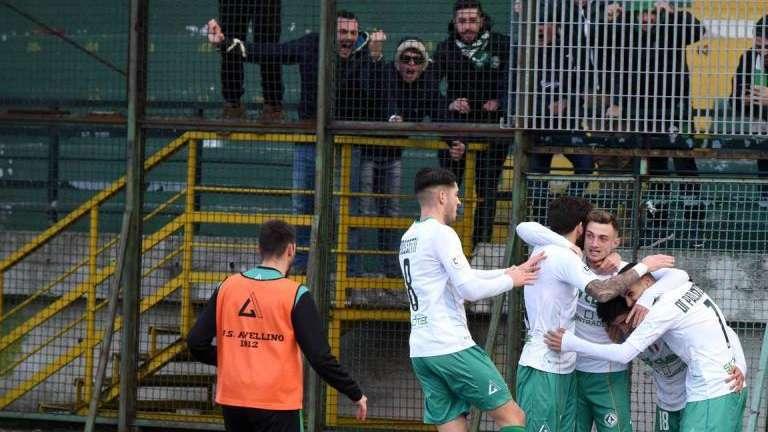 Avellino, nove arrivi e calciatori invenduti. E' un dato di fatto: bocciato mezzo mercato estivo