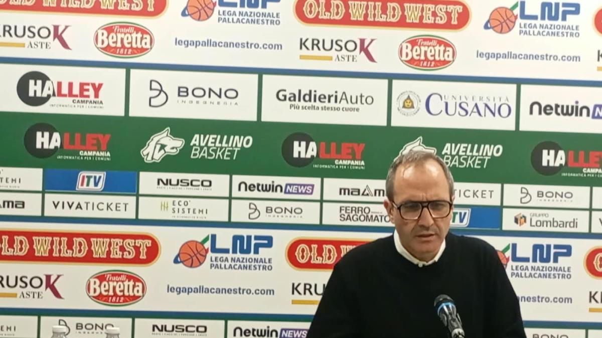 Avellino Basket, coach Di Carlo: "Gara risolta nei primi due quarti, ma non sono contento dei successivi. C'è da migliorare. Felice per il calore dei tifosi"