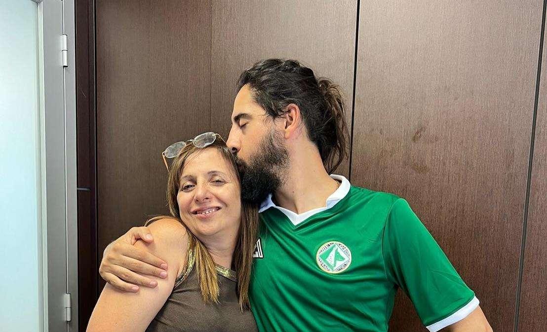 Giovanni D'Agostino sulla nuova maglietta: "Bella, intensa e semplice. Come il bacio di un figlio a sua mamma. Non è una semplice maglietta, onoriamola"