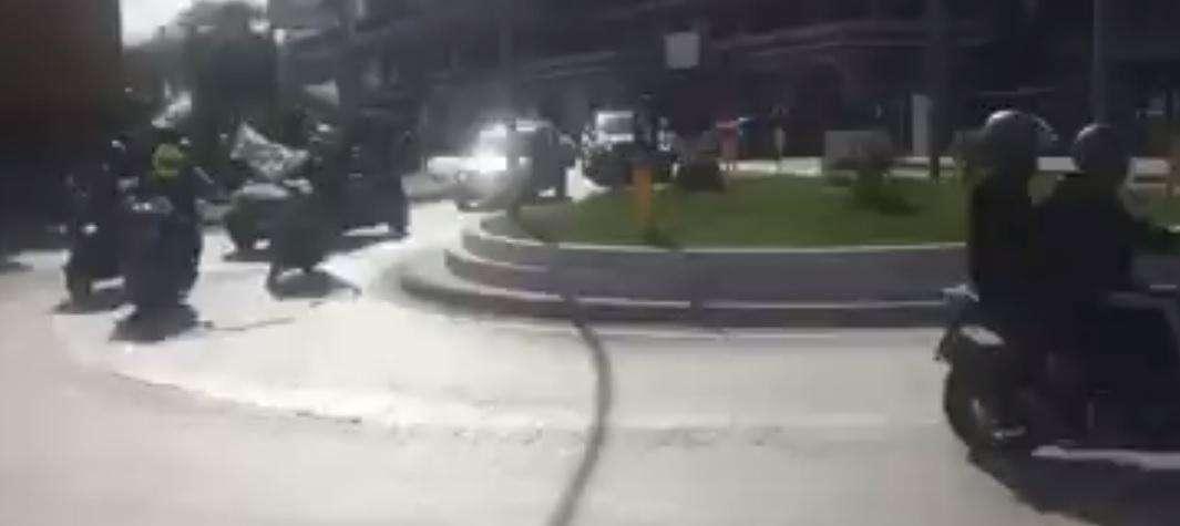 VIDEO - Caroselli di auto e scooter in strada: la carica dei tifosi dell'Avellino