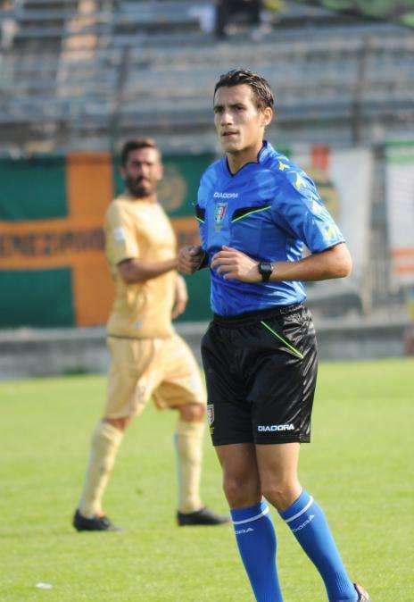 Moviola - Confusa ed imprecisa la direzione di gara del signor Di Martino