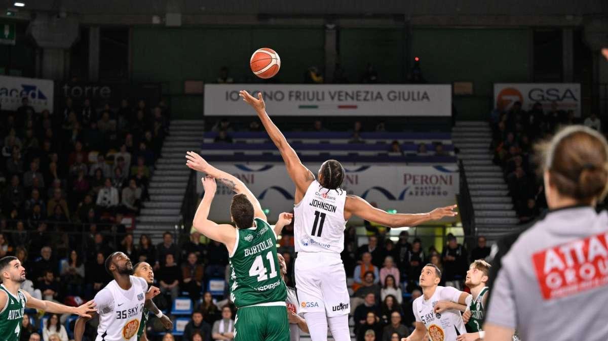 L’Avellino Basket sfiora l’impresa. Al Paladelmauro passa Cantù