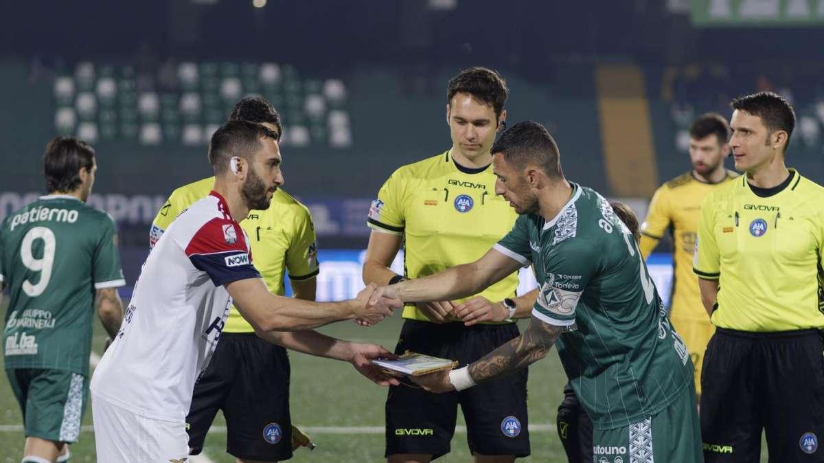 Avellino-Casertana affidata a Vogliacco di Bari