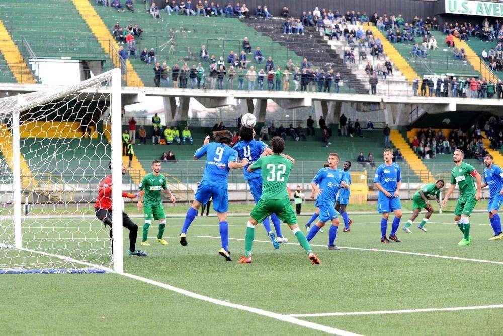 L'Avellino si riscatta, batte il Lanusei e si riprende il primato in classifica (2-1)