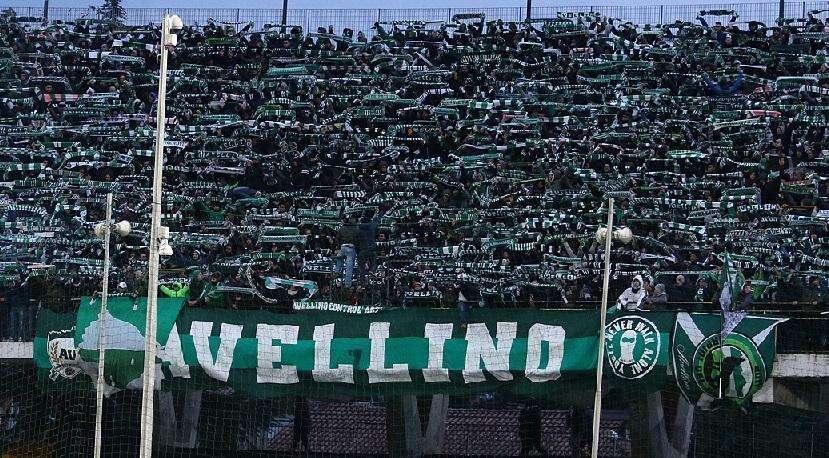 Avellino, affluenza importante al Partenio-Lombardi. I play-off riaccenderanno la passione?