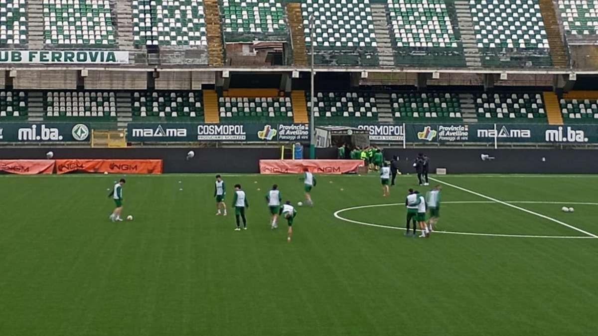 Avellino, ripresa la preparazione: acciaccati a parte, Izzo in permesso. Stop Sala