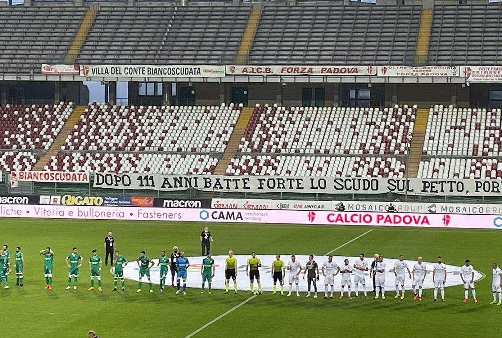 Padova-Avellino: dall'Euganeo cori razzisti e aggressione verbale a tesserati dell'Avellino