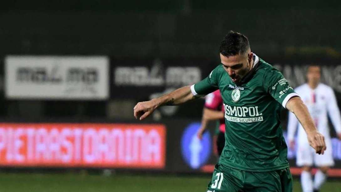 Avellino A-Avellino B 6-0: show di Marconi (tripletta), bene Sgarbi. Assenti Tito e Patierno